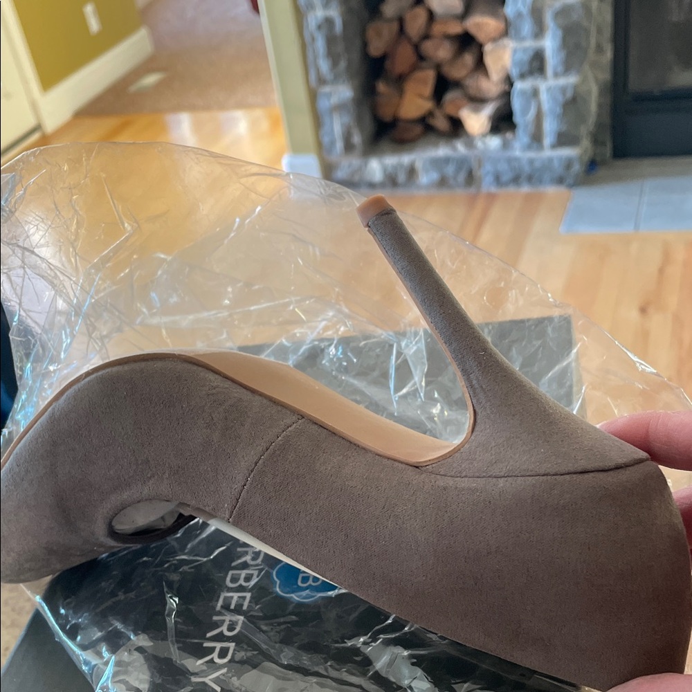 NWT Riverberry Suede Stiletto Heels - Picture 10 of 16